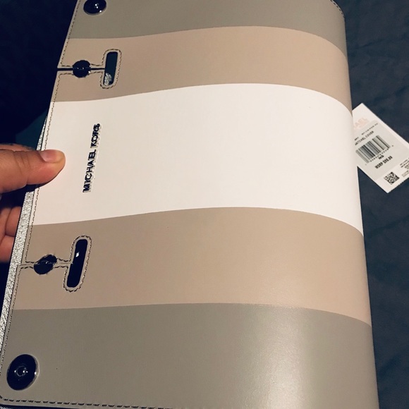 TRADE!!! SATCHEL COVER - Picture 2 of 3